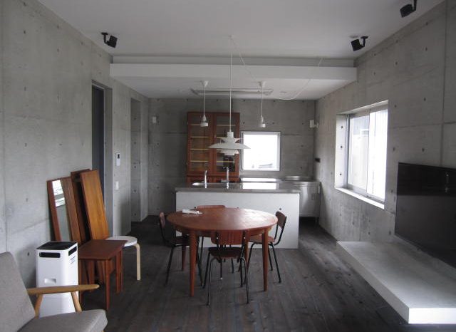 岡山の木造住宅にコンクリートを使用しオシャレでデザイン性のある家に 株式会社サンオリエント